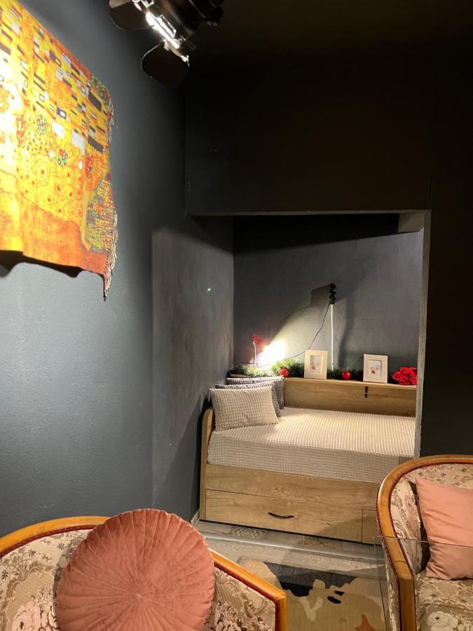 The Cave Vintage Apartment, City, Bulgaria Apartment Warna